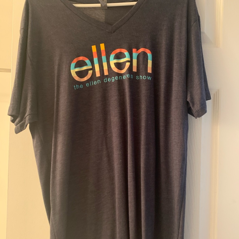 Ellen V-neck shirt